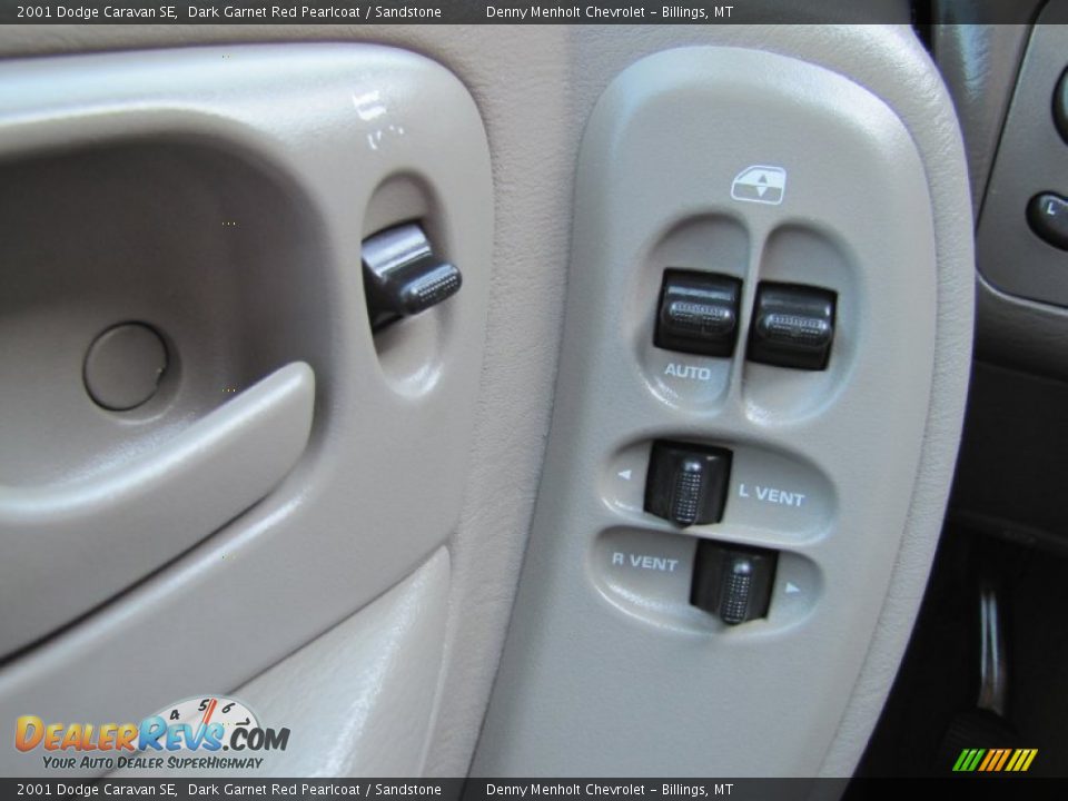 Controls of 2001 Dodge Caravan SE Photo #9