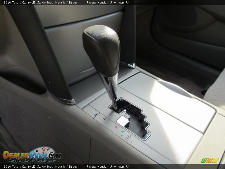2010 Toyota Camry LE Sandy Beach Metallic / Bisque Photo #14