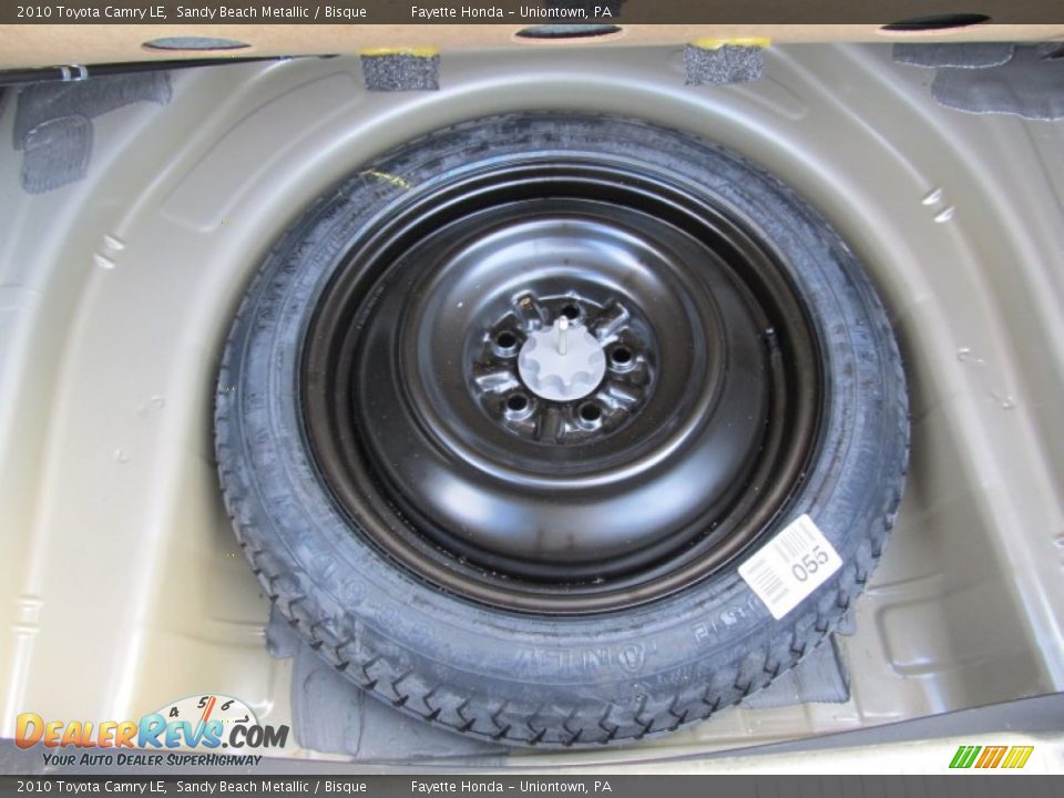 2010 Toyota Camry LE Sandy Beach Metallic / Bisque Photo #19