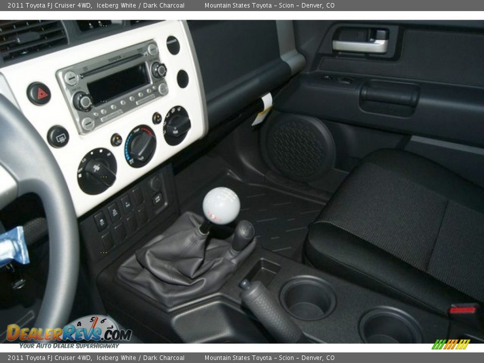 2011 Toyota FJ Cruiser 4WD Shifter Photo #7