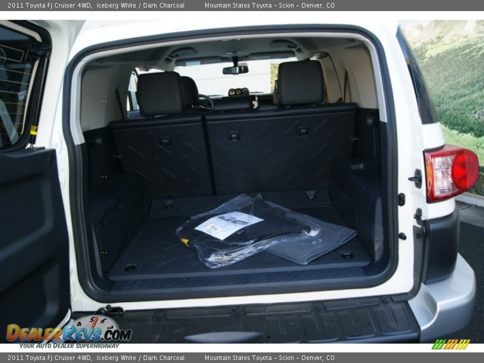 2011 Toyota FJ Cruiser 4WD Iceberg White / Dark Charcoal Photo #10