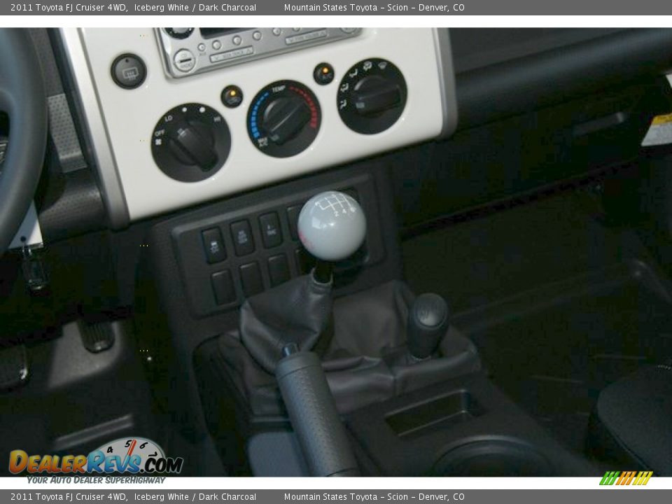 2011 Toyota FJ Cruiser 4WD Shifter Photo #12