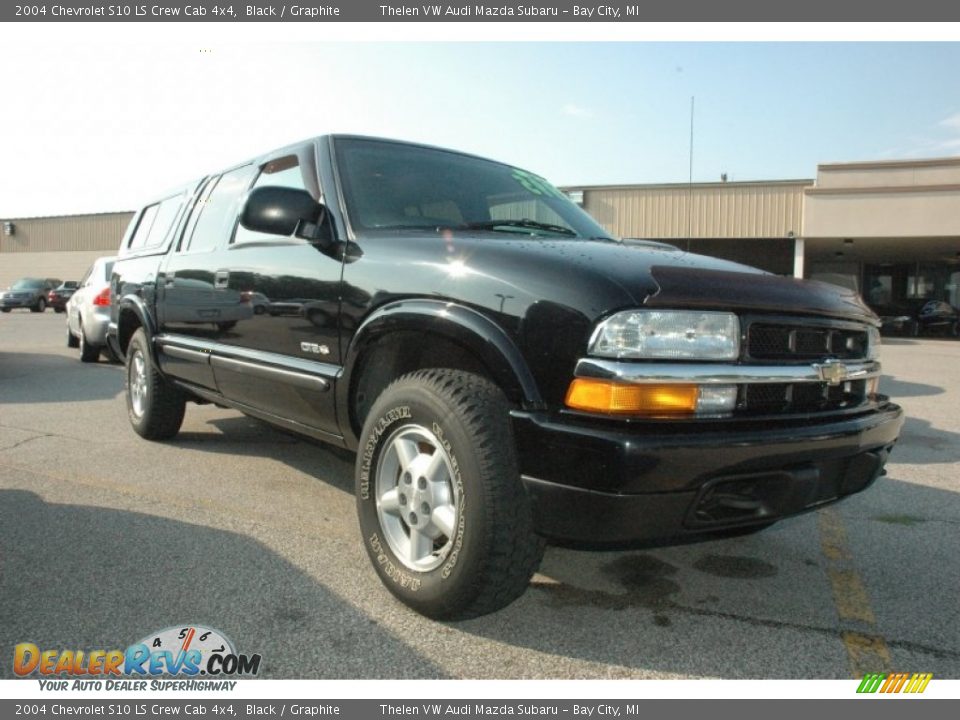 2004 Chevrolet S10 LS Crew Cab 4x4 Black / Graphite Photo #1