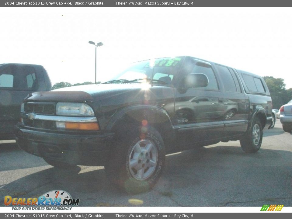 2004 Chevrolet S10 LS Crew Cab 4x4 Black / Graphite Photo #3