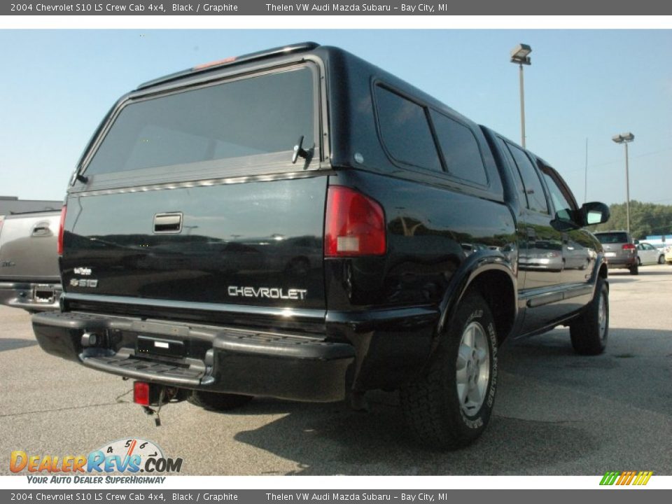 2004 Chevrolet S10 LS Crew Cab 4x4 Black / Graphite Photo #4