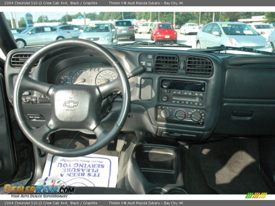 2004 Chevrolet S10 LS Crew Cab 4x4 Black / Graphite Photo #7