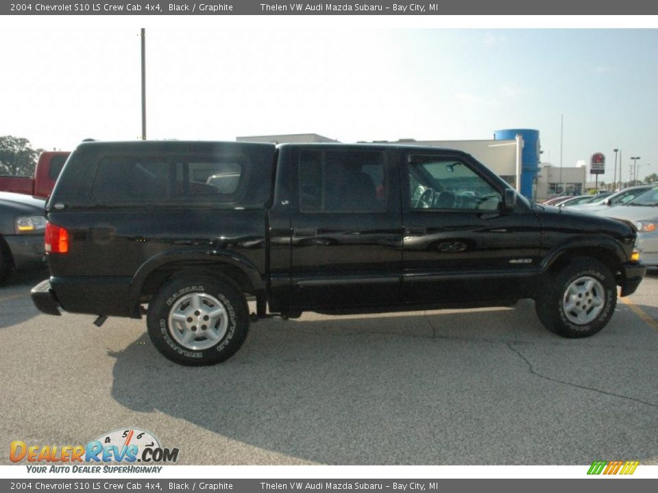 2004 Chevrolet S10 LS Crew Cab 4x4 Black / Graphite Photo #10