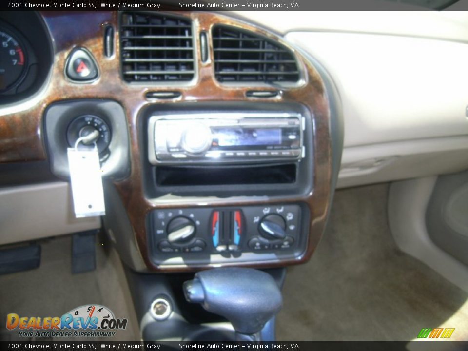 2001 Chevrolet Monte Carlo SS White / Medium Gray Photo #15
