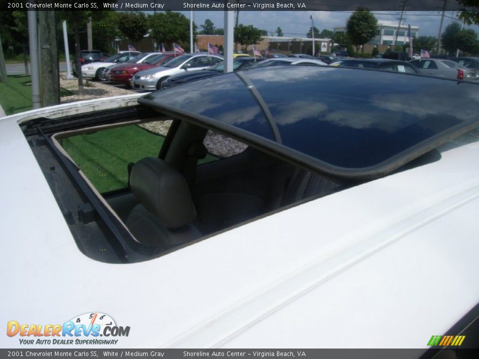 2001 Chevrolet Monte Carlo SS White / Medium Gray Photo #18