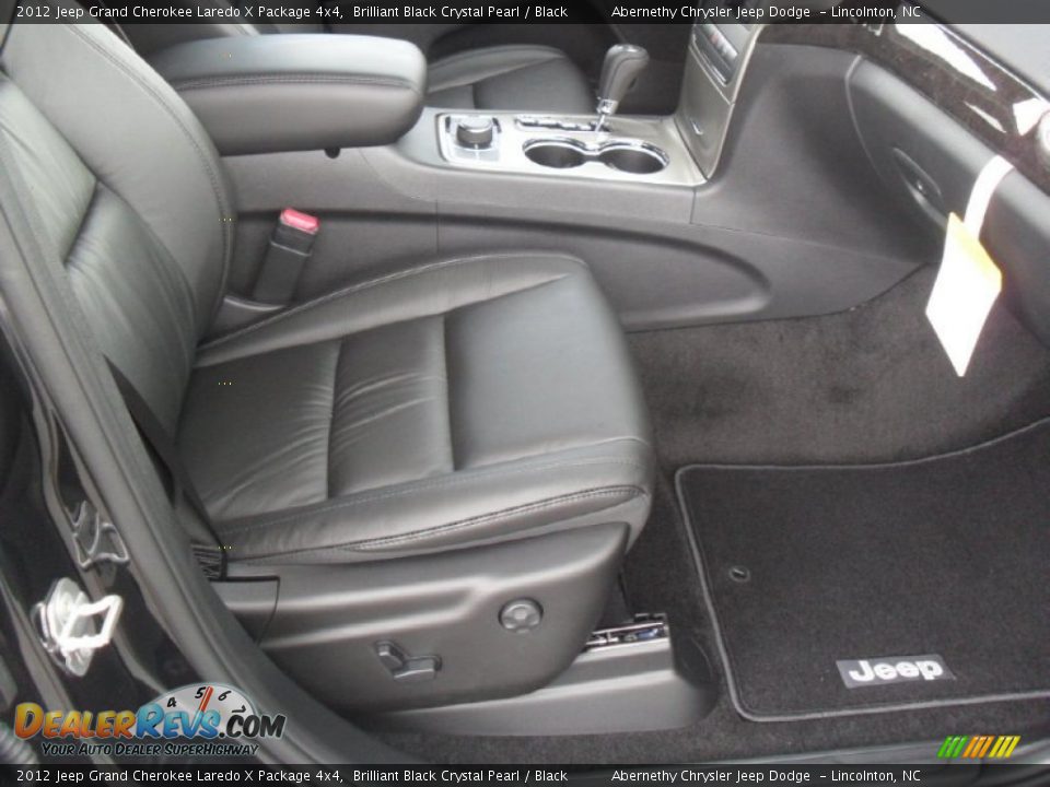 2012 Jeep Grand Cherokee Laredo X Package 4x4 Brilliant Black Crystal Pearl / Black Photo #20