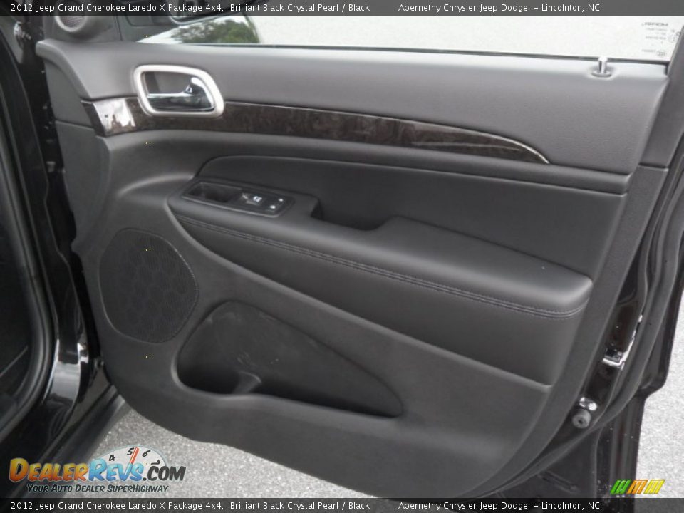 2012 Jeep Grand Cherokee Laredo X Package 4x4 Brilliant Black Crystal Pearl / Black Photo #22