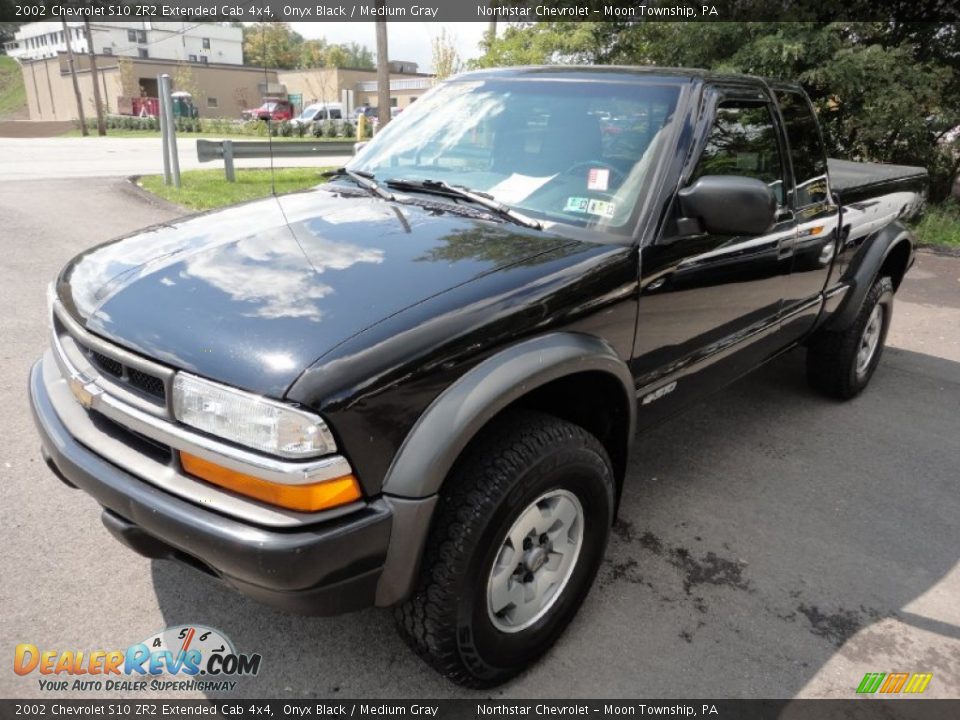 2002 Chevrolet S10 ZR2 Extended Cab 4x4 Onyx Black / Medium Gray Photo #3