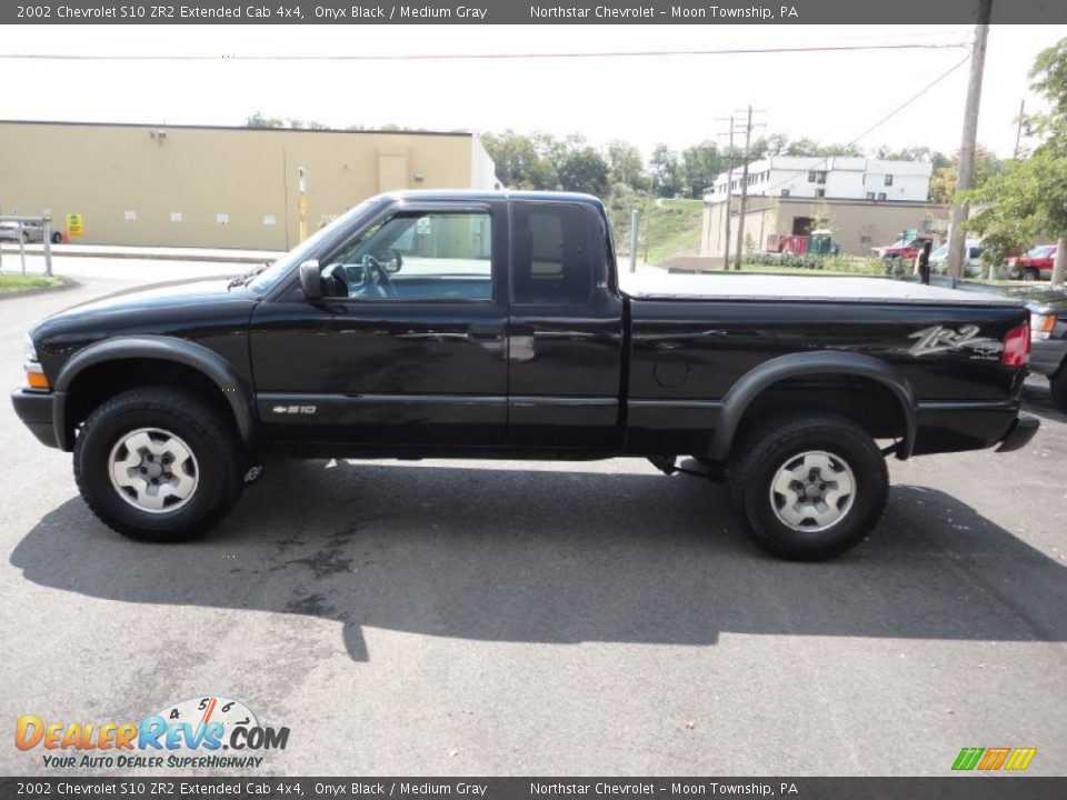 2002 Chevrolet S10 ZR2 Extended Cab 4x4 Onyx Black / Medium Gray Photo #4