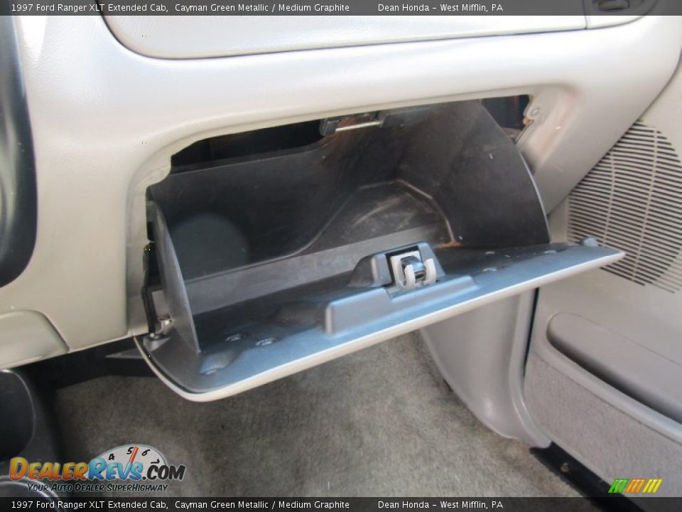 1997 Ford Ranger XLT Extended Cab Cayman Green Metallic / Medium Graphite Photo #17