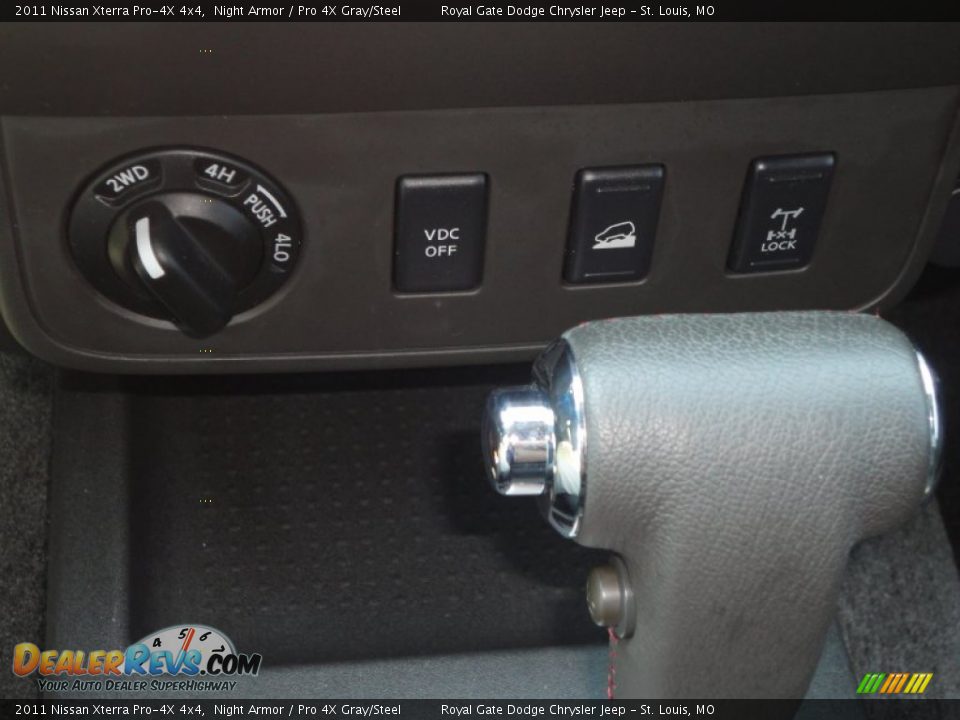 2011 Nissan Xterra Pro-4X 4x4 Night Armor / Pro 4X Gray/Steel Photo #19