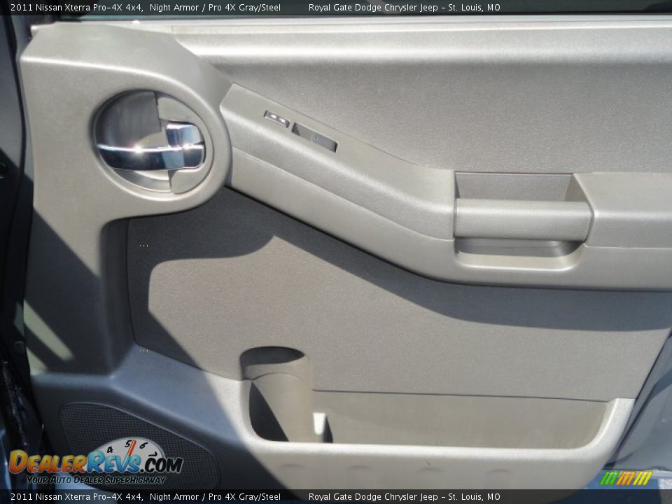 2011 Nissan Xterra Pro-4X 4x4 Night Armor / Pro 4X Gray/Steel Photo #26
