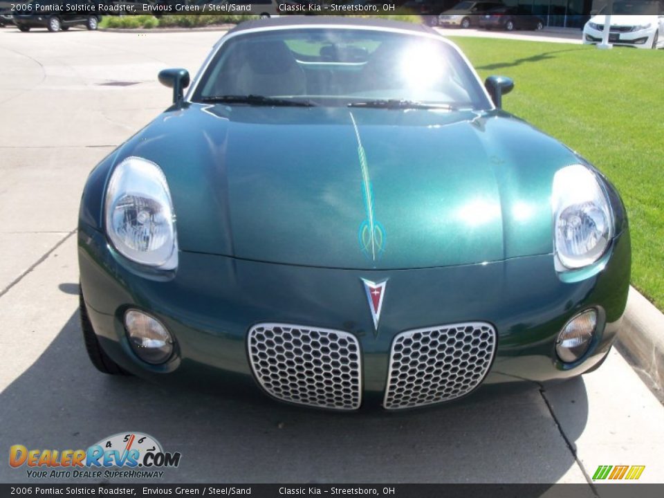 2006 Pontiac Solstice Roadster Envious Green / Steel/Sand Photo #4