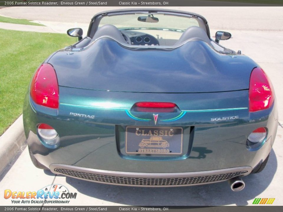 2006 Pontiac Solstice Roadster Envious Green / Steel/Sand Photo #9