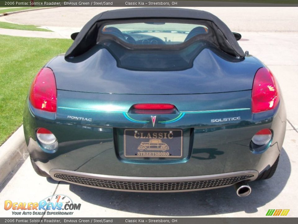 2006 Pontiac Solstice Roadster Envious Green / Steel/Sand Photo #10