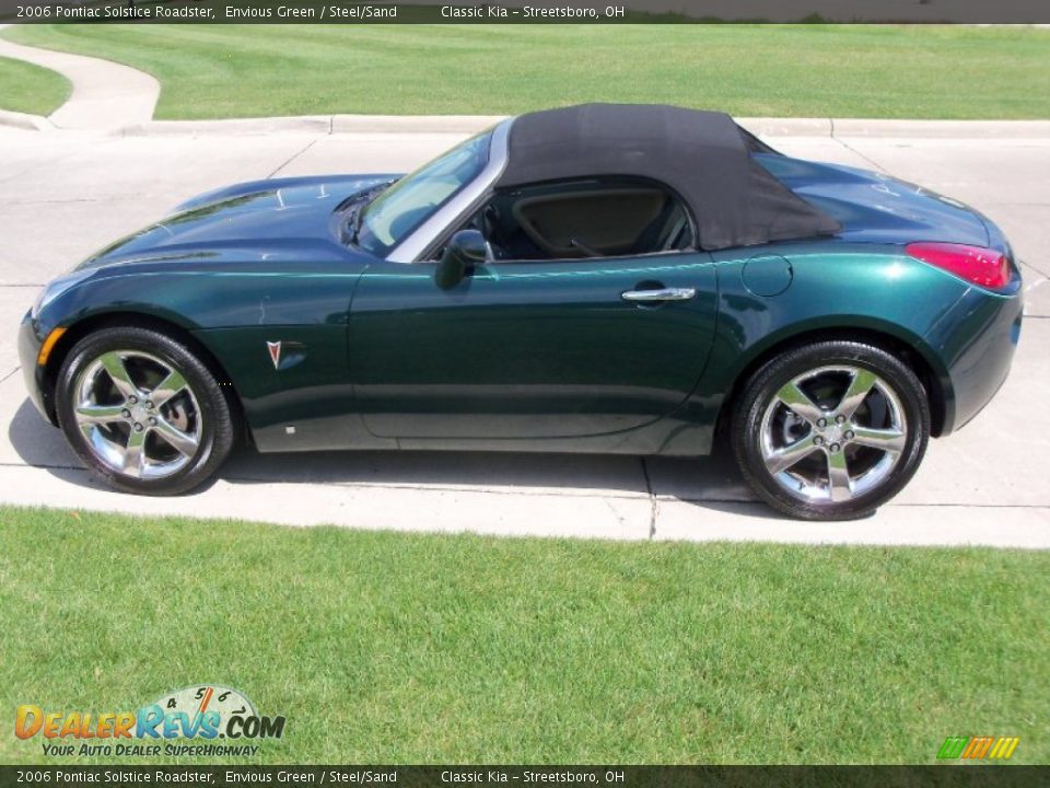 2006 Pontiac Solstice Roadster Envious Green / Steel/Sand Photo #12