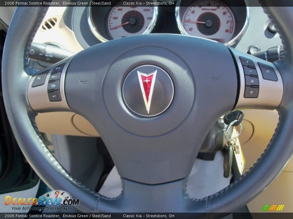 2006 Pontiac Solstice Roadster Envious Green / Steel/Sand Photo #17