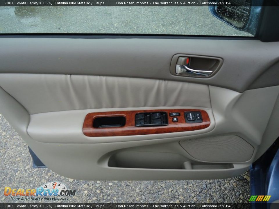Door Panel of 2004 Toyota Camry XLE V6 Photo #16