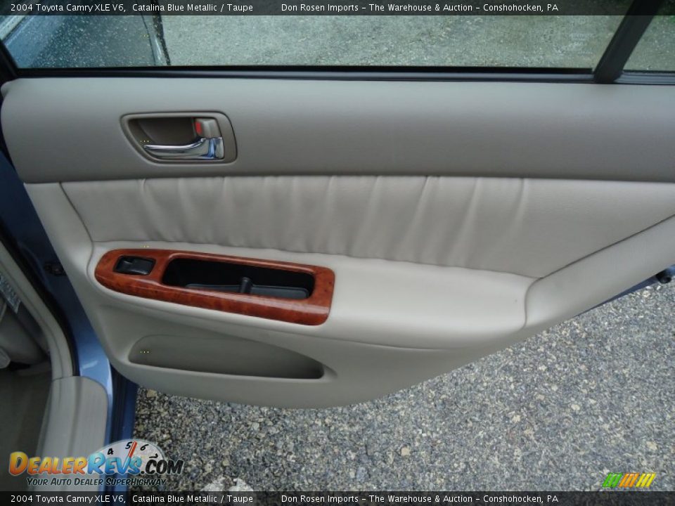 2004 Toyota Camry XLE V6 Catalina Blue Metallic / Taupe Photo #26