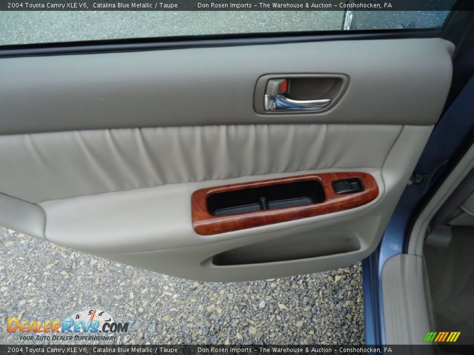 2004 Toyota Camry XLE V6 Catalina Blue Metallic / Taupe Photo #31