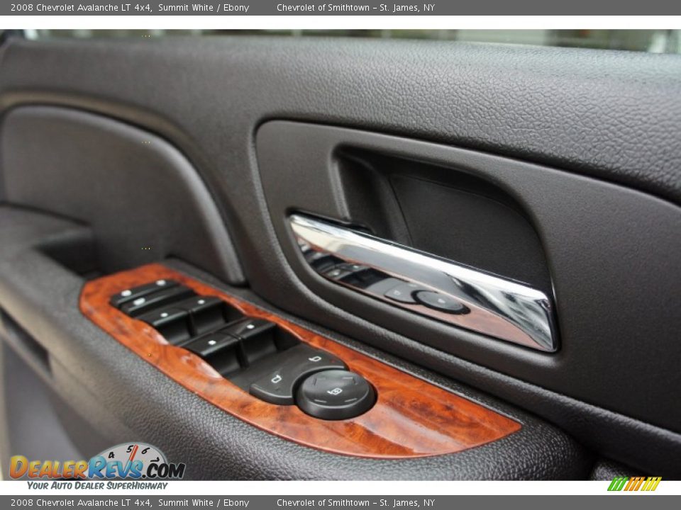 Controls of 2008 Chevrolet Avalanche LT 4x4 Photo #31