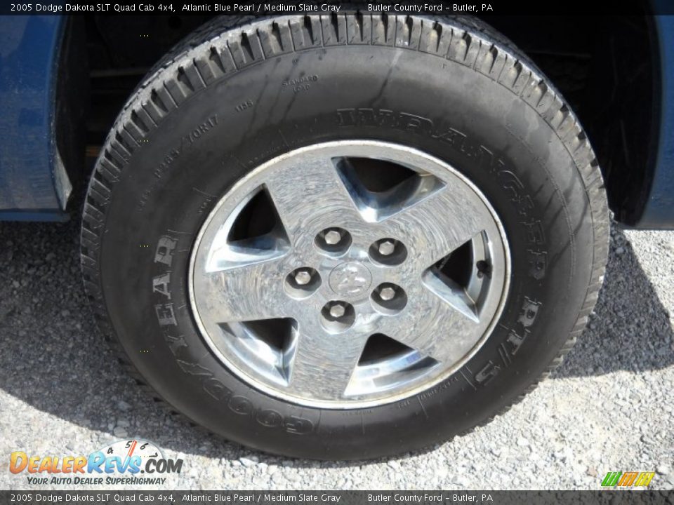 2005 Dodge Dakota SLT Quad Cab 4x4 Atlantic Blue Pearl / Medium Slate Gray Photo #14