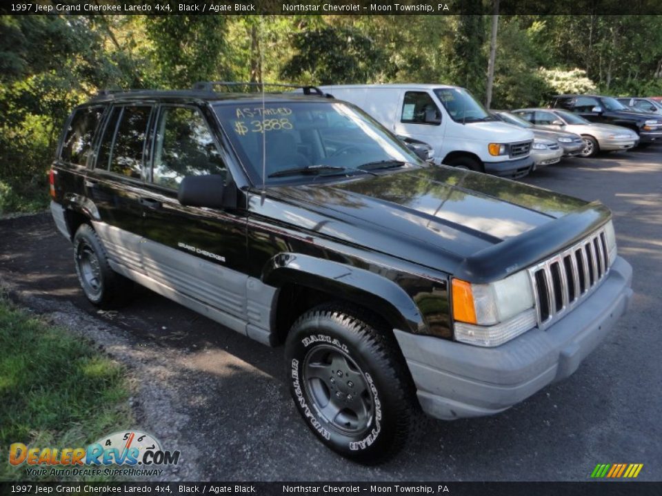 1997 Jeep Grand Cherokee Laredo 4x4 Black / Agate Black Photo #1