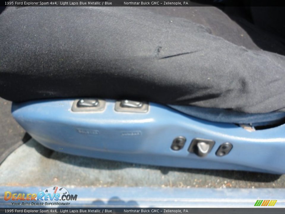 1995 Ford Explorer Sport 4x4 Light Lapis Blue Metallic / Blue Photo #12