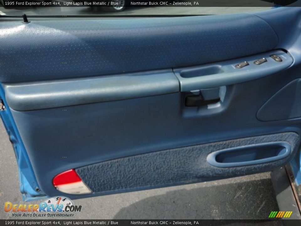 1995 Ford Explorer Sport 4x4 Light Lapis Blue Metallic / Blue Photo #14