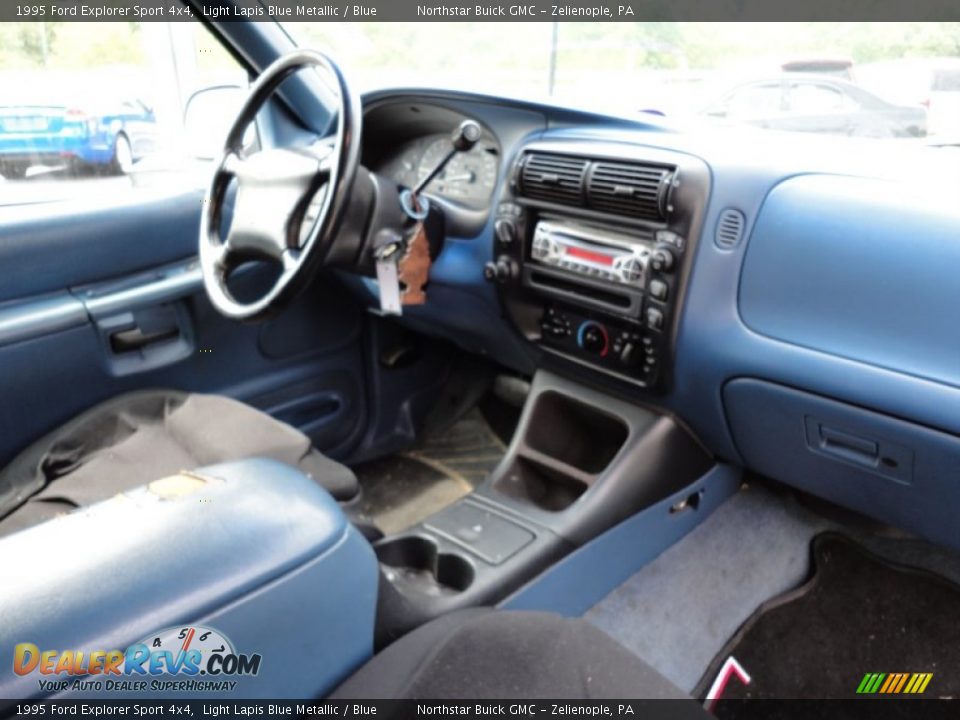 1995 Ford Explorer Sport 4x4 Light Lapis Blue Metallic / Blue Photo #16