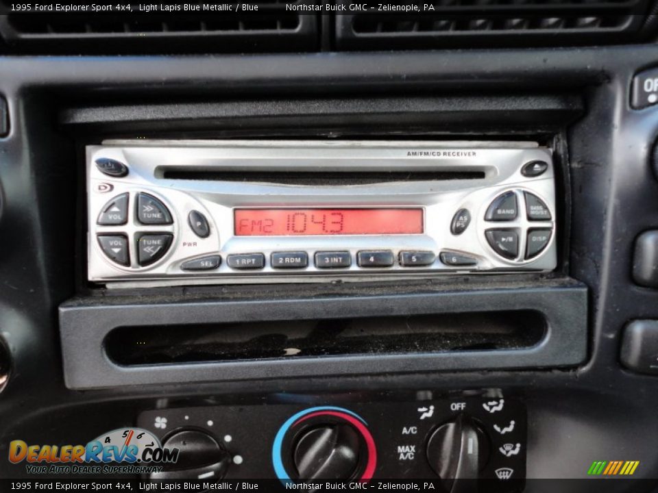 1995 Ford Explorer Sport 4x4 Light Lapis Blue Metallic / Blue Photo #18