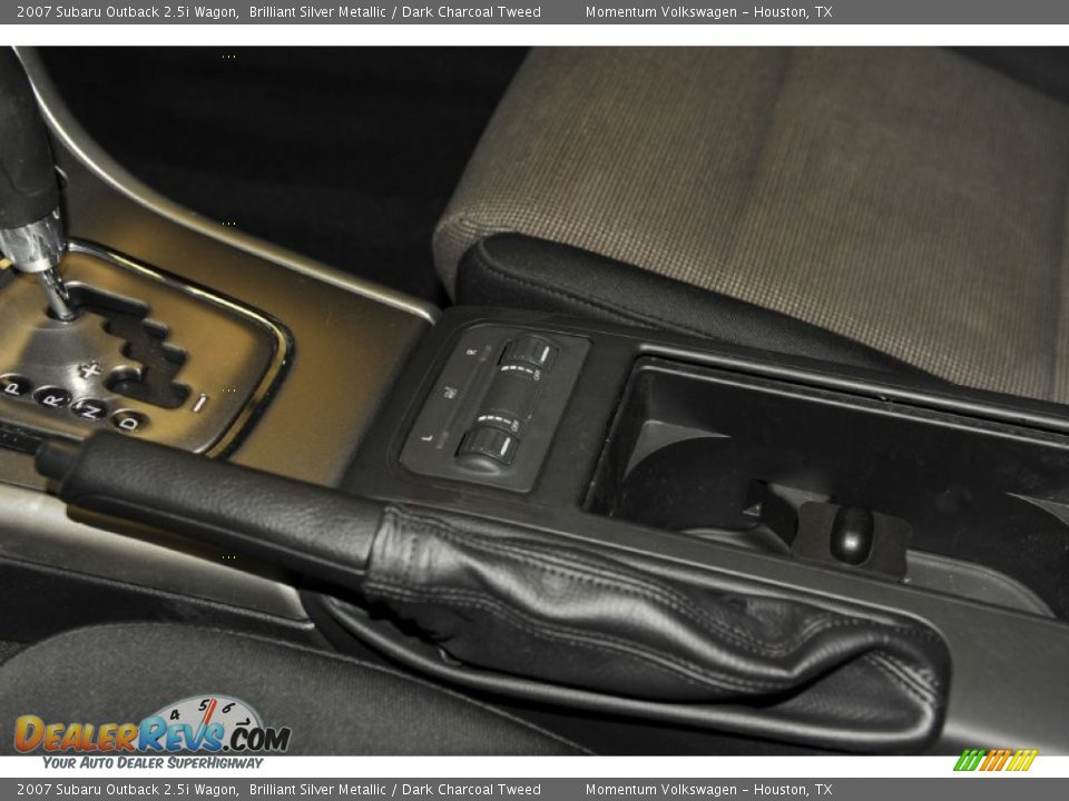 2007 Subaru Outback 2.5i Wagon Brilliant Silver Metallic / Dark Charcoal Tweed Photo #16