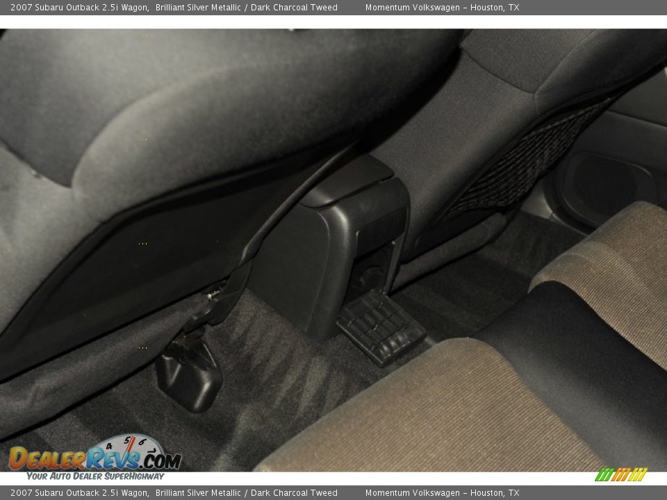 2007 Subaru Outback 2.5i Wagon Brilliant Silver Metallic / Dark Charcoal Tweed Photo #24