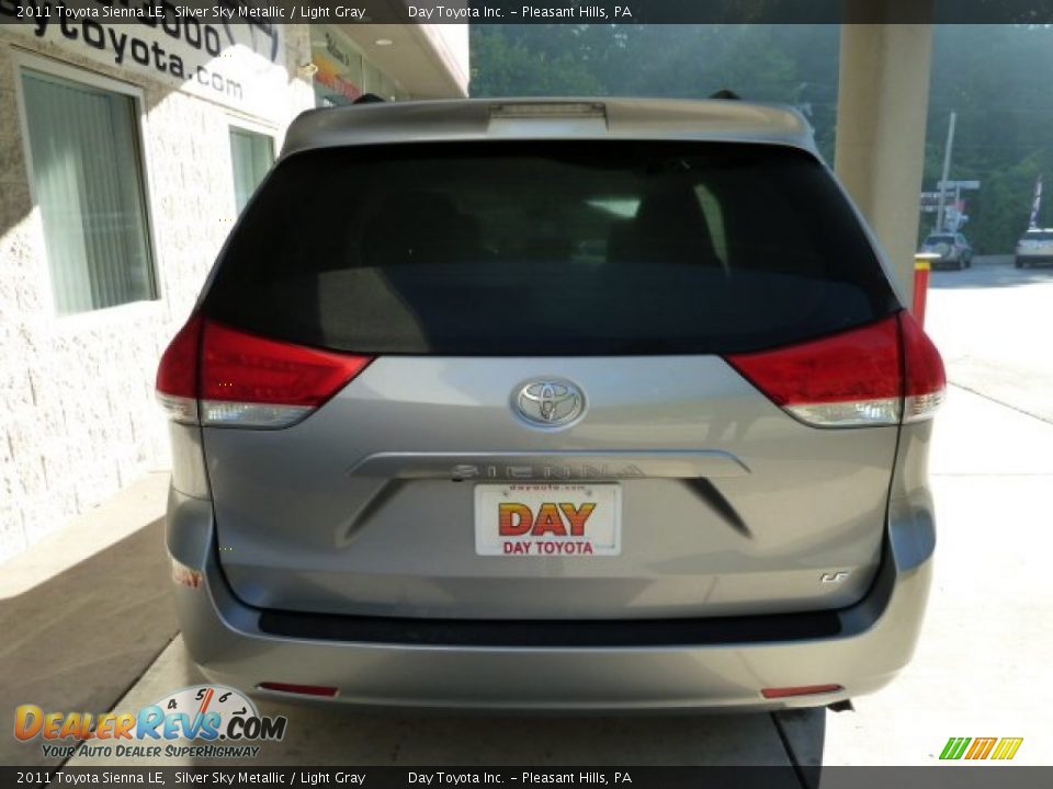 2011 Toyota Sienna LE Silver Sky Metallic / Light Gray Photo #3