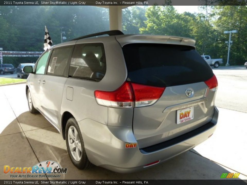 2011 Toyota Sienna LE Silver Sky Metallic / Light Gray Photo #4