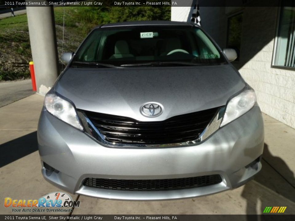 2011 Toyota Sienna LE Silver Sky Metallic / Light Gray Photo #6