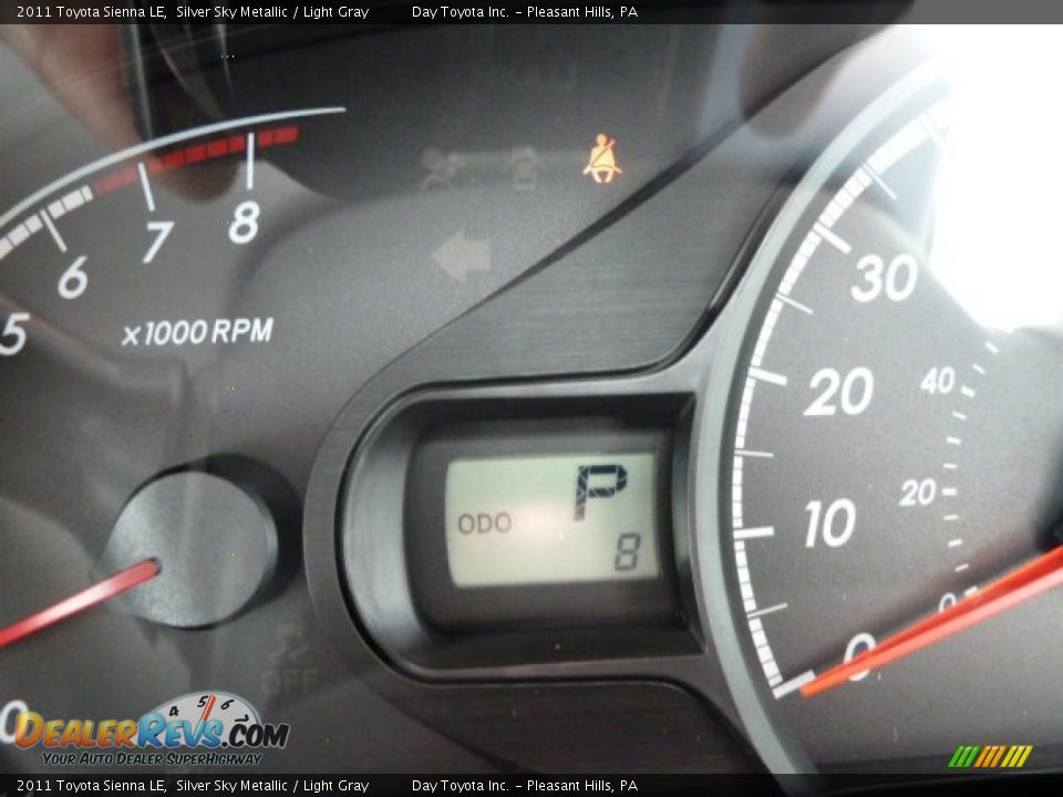 2011 Toyota Sienna LE Silver Sky Metallic / Light Gray Photo #14