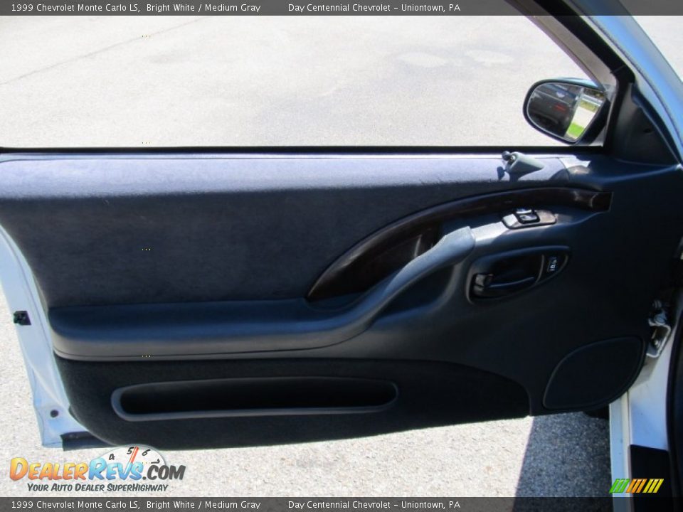 1999 Chevrolet Monte Carlo LS Bright White / Medium Gray Photo #6