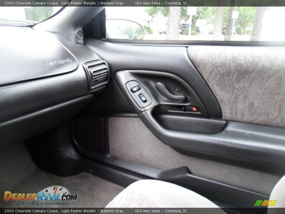 Medium Gray Interior - 2000 Chevrolet Camaro Coupe Photo #18