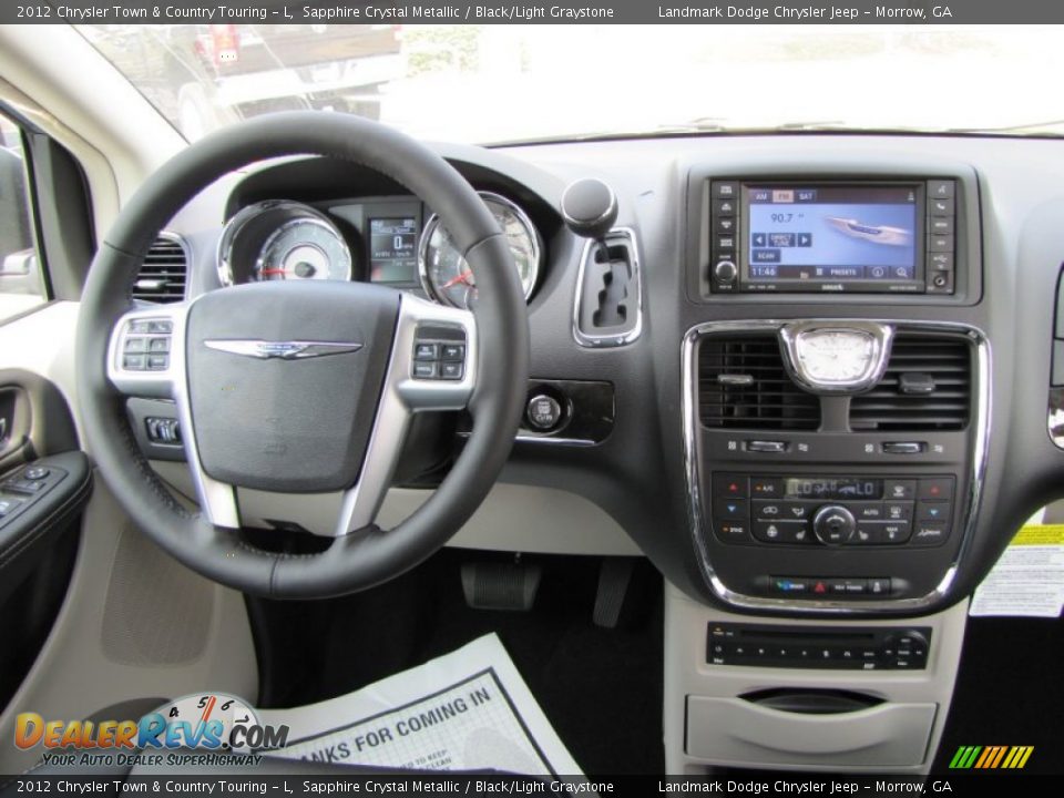 Dashboard of 2012 Chrysler Town & Country Touring - L Photo #12