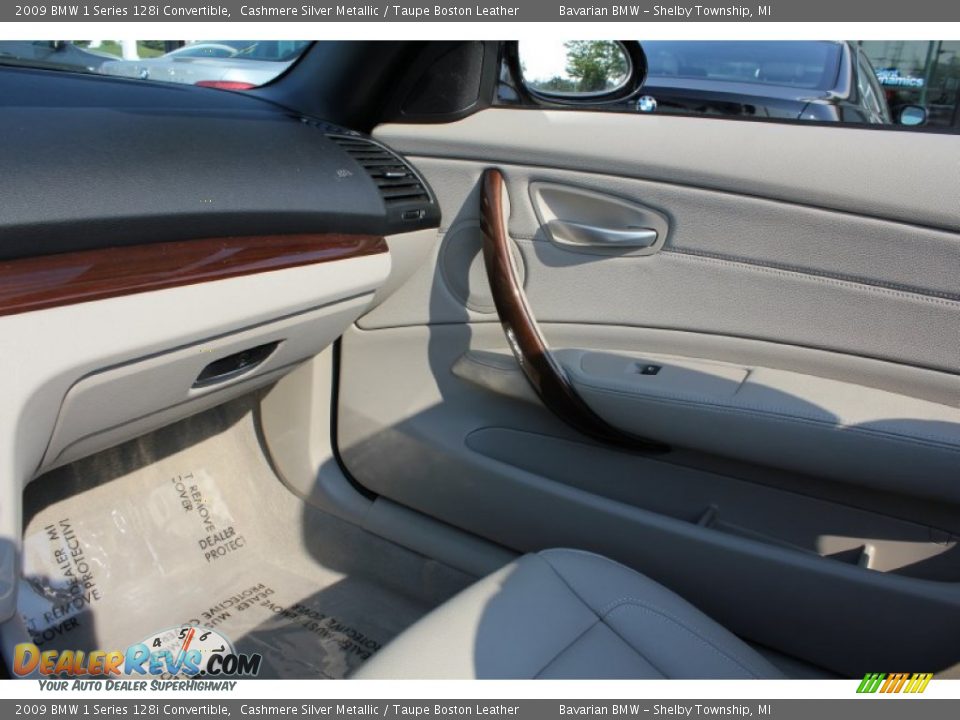 2009 BMW 1 Series 128i Convertible Cashmere Silver Metallic / Taupe Boston Leather Photo #19