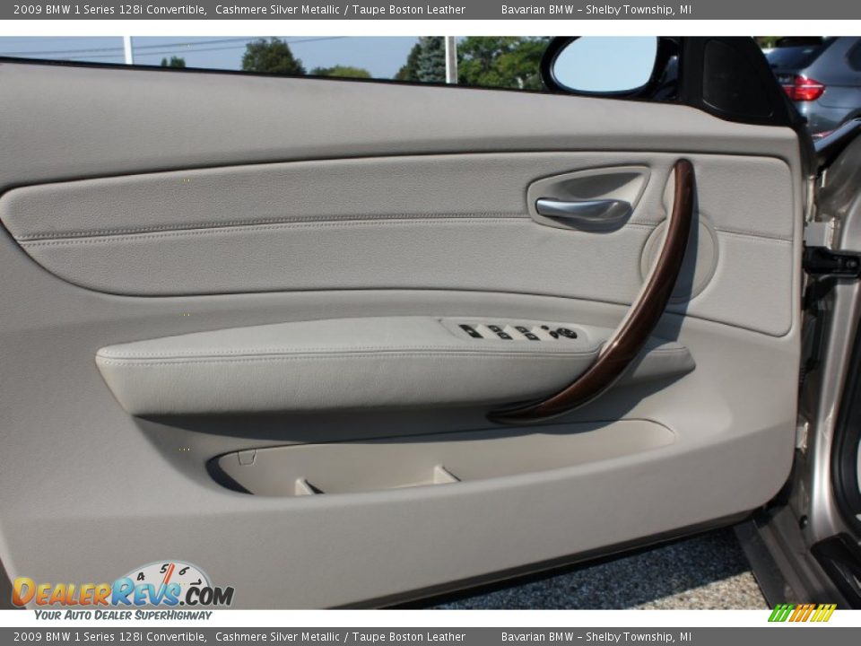 Door Panel of 2009 BMW 1 Series 128i Convertible Photo #22