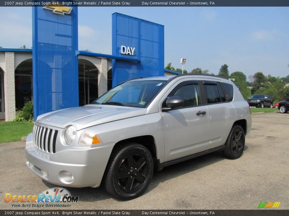 2007 Jeep Compass Sport 4x4 Bright Silver Metallic / Pastel Slate Gray Photo #1