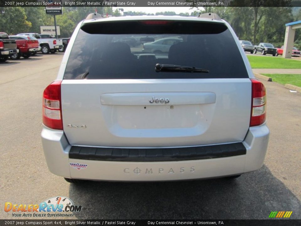 2007 Jeep Compass Sport 4x4 Bright Silver Metallic / Pastel Slate Gray Photo #3