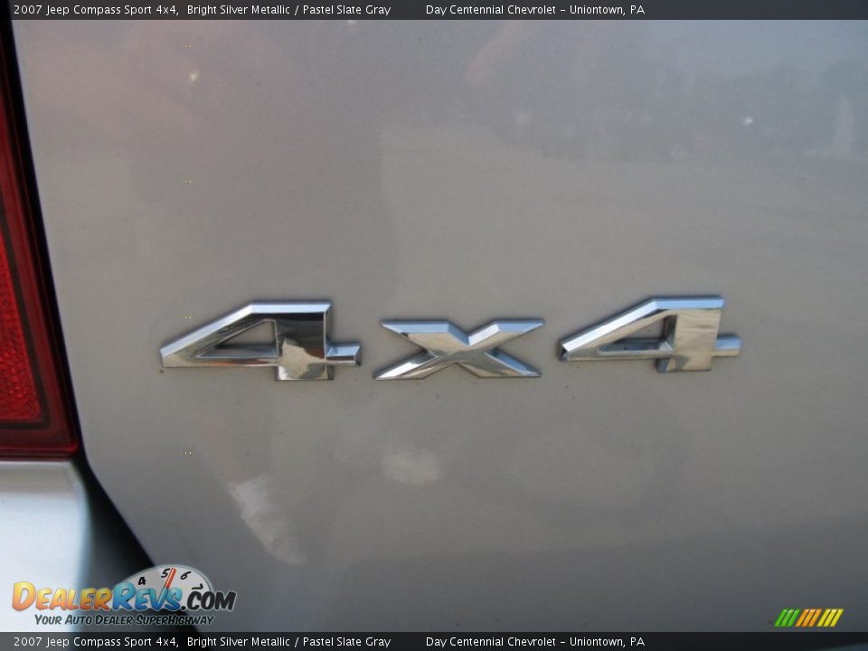 2007 Jeep Compass Sport 4x4 Bright Silver Metallic / Pastel Slate Gray Photo #4