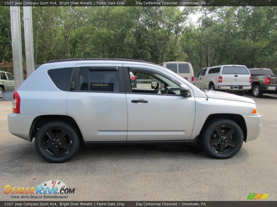 2007 Jeep Compass Sport 4x4 Bright Silver Metallic / Pastel Slate Gray Photo #5